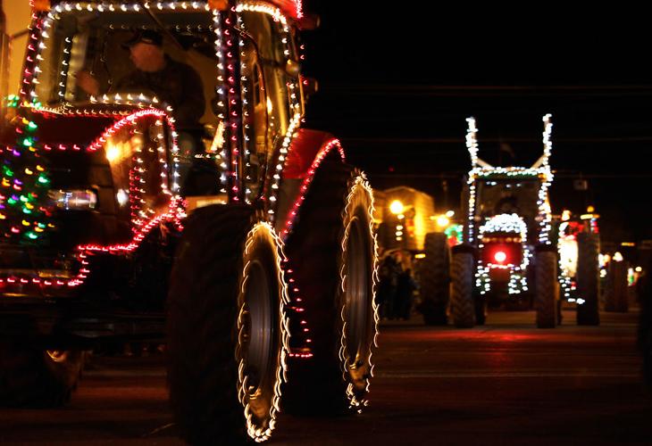 Centralia Christmas Parade 2022 Lights, Holiday Spirit Unite At Centralia's Christmas Tractor Parade |  Local | Columbiamissourian.com