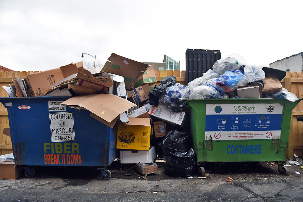 New ordinance combats garbage overflow from downtown apartments Local columbiamissourian picture