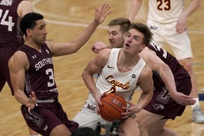 No. 20 Loyola cruises to 73-49 win over Southern Illinois ...