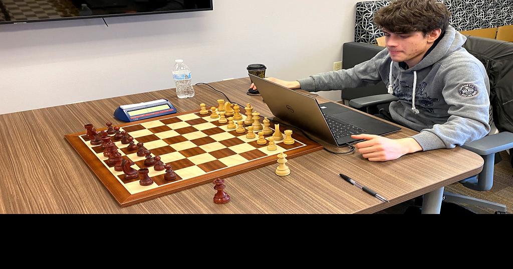 Ciprian Comsa practices for the PanAmerican chess championship Photos