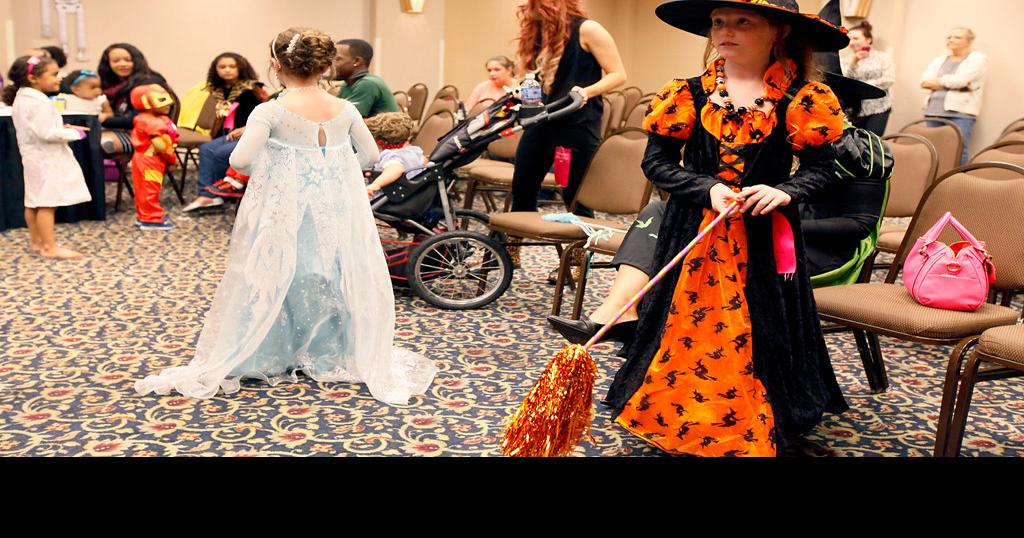 PHOTO GALLERY Children show off costumes in pageant Local