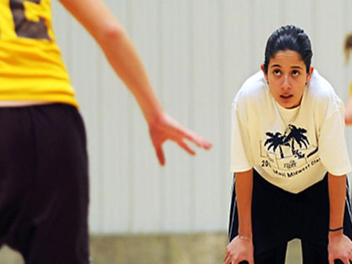 Former Stephens Basketball Player Still With Team After Concussion