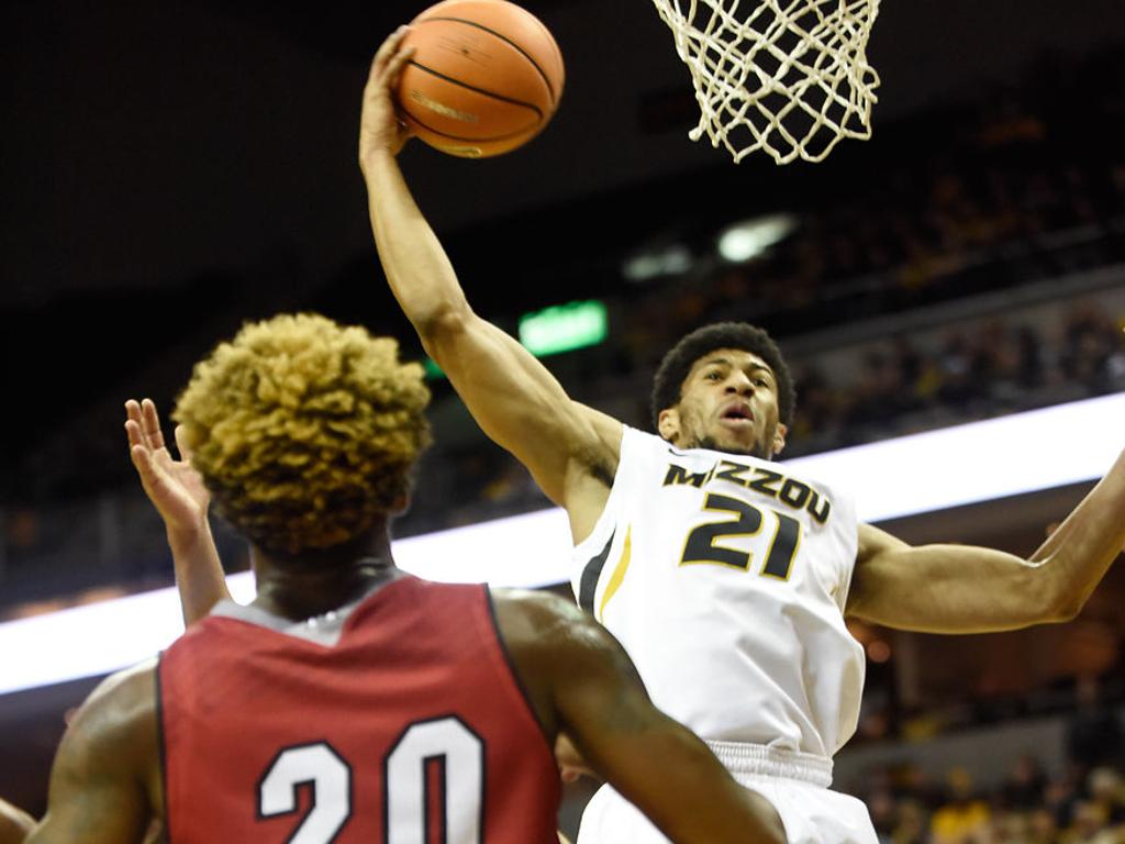 In Crosshairs Of Criticism Barnett Embraces Martin Mizzou Men S