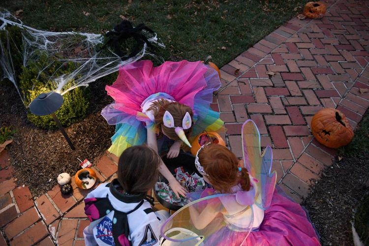 What time does trick or treating start in Columbia, MO? Local