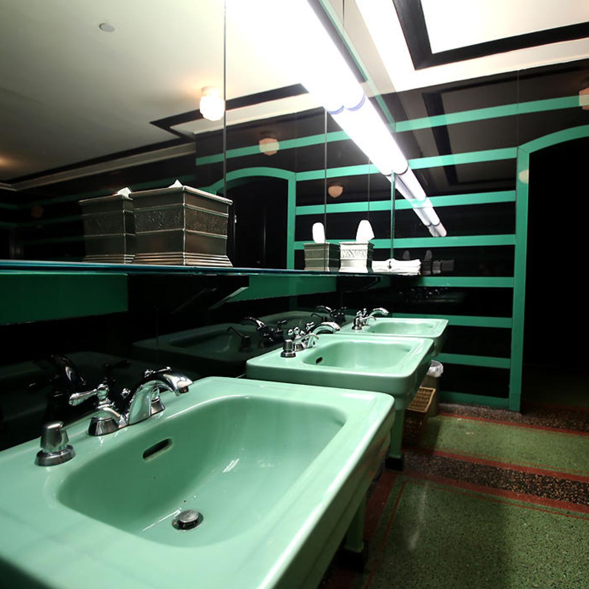 Pregame Pit Stop Hermitage Hotel Offers Nation S Top Bathroom