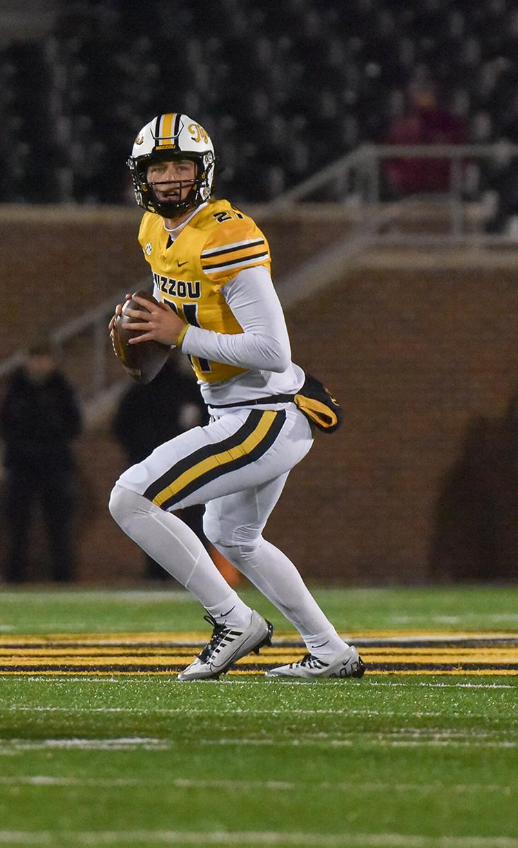 Freshman QB Horn makes debut, injuries pile up in Missouri's victory