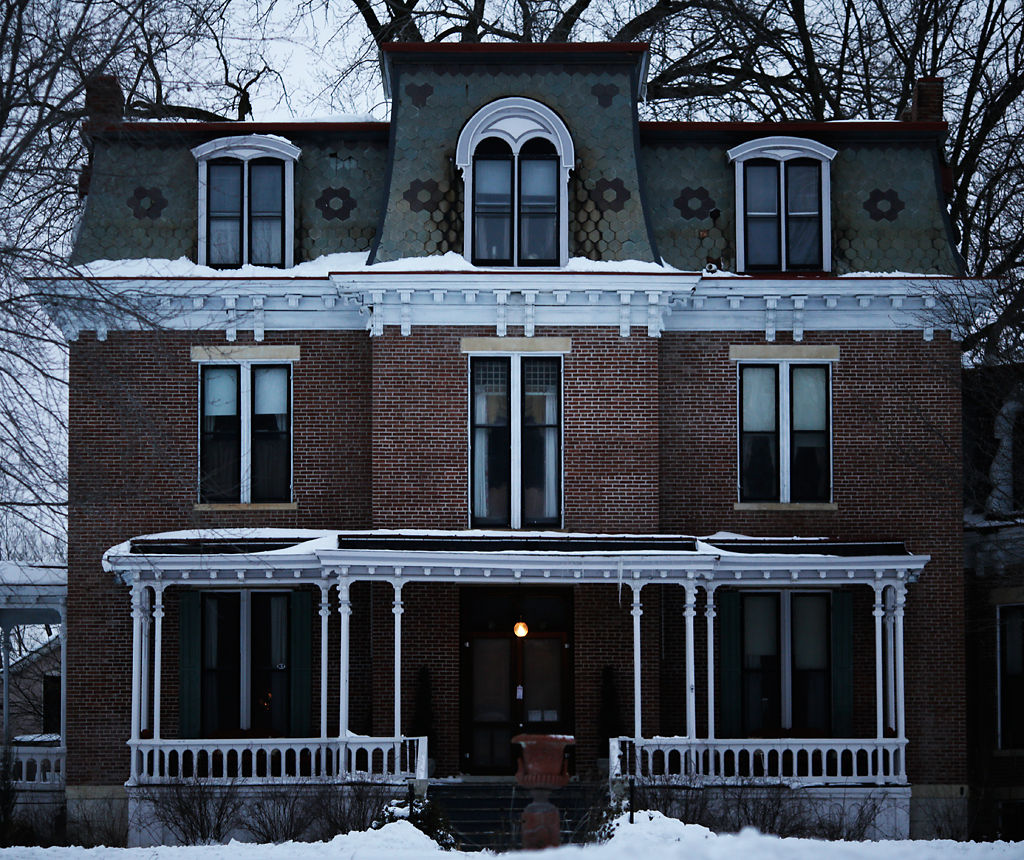 Owners of historic Howard County mansion find mysterious ways to revive the past | News | columbiamissourian.com