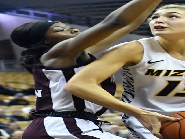 Auburn S Press Unique Thompson Bring Challenges For Missouri