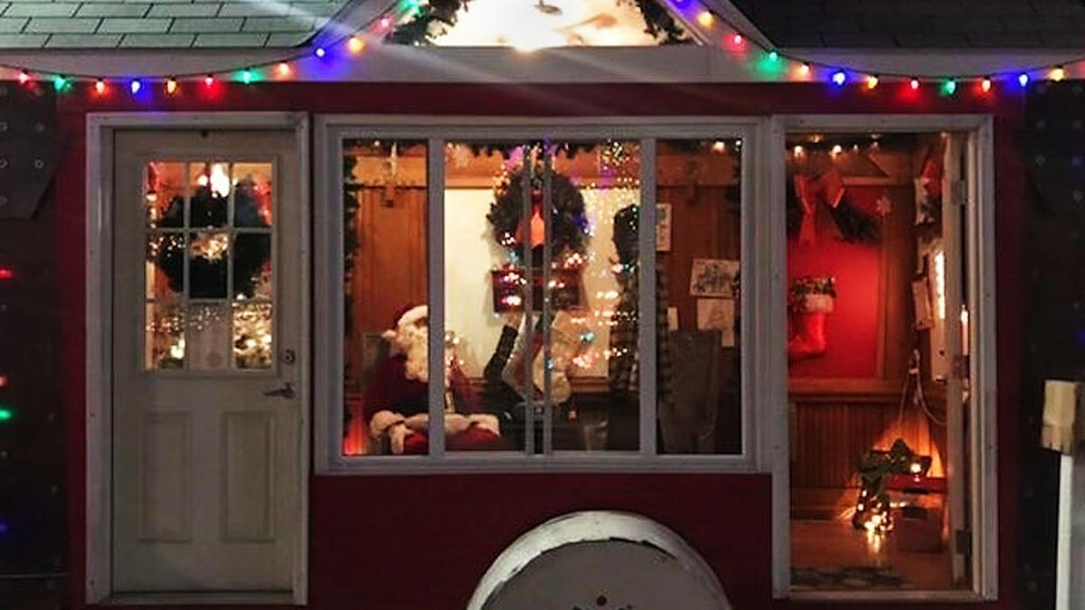 Parkville Mo Christmas On The River 2021 Parkville Holds An Old Fashioned Christmas On The River Northwest Missouri Columbiamissourian Com Parkville Mo Christmas On The River 2021 Parkville Holds An Old Fashioned Christmas On The River Northwest Missouri Columbiamissourian Com