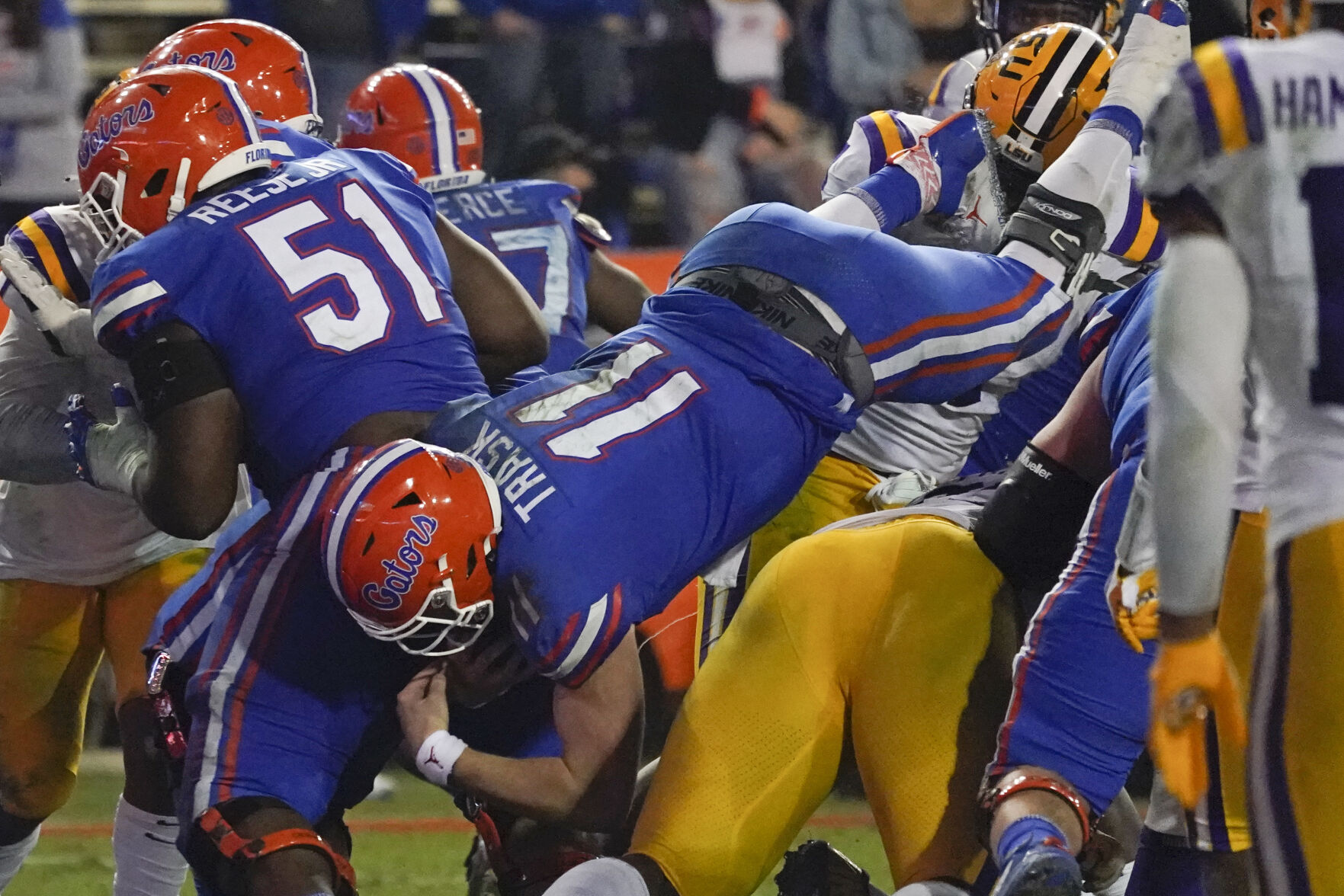 Swamp stunner LSU beats No. 6 Florida with 57 yard FG late