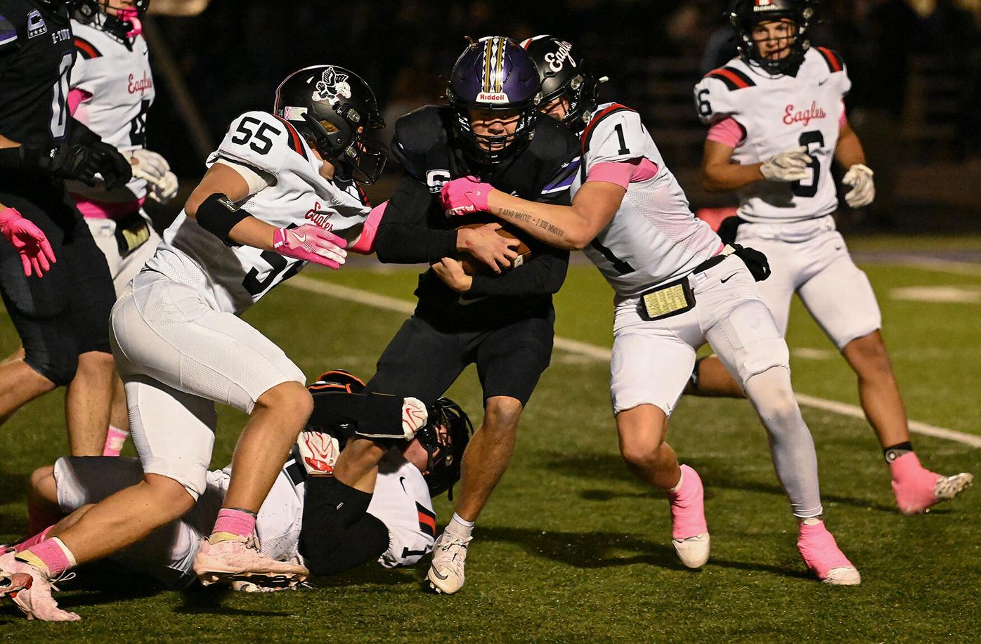 Southern Boone football drops nail-biting game to Hallsville in heartbreaking fashion for second loss of the year