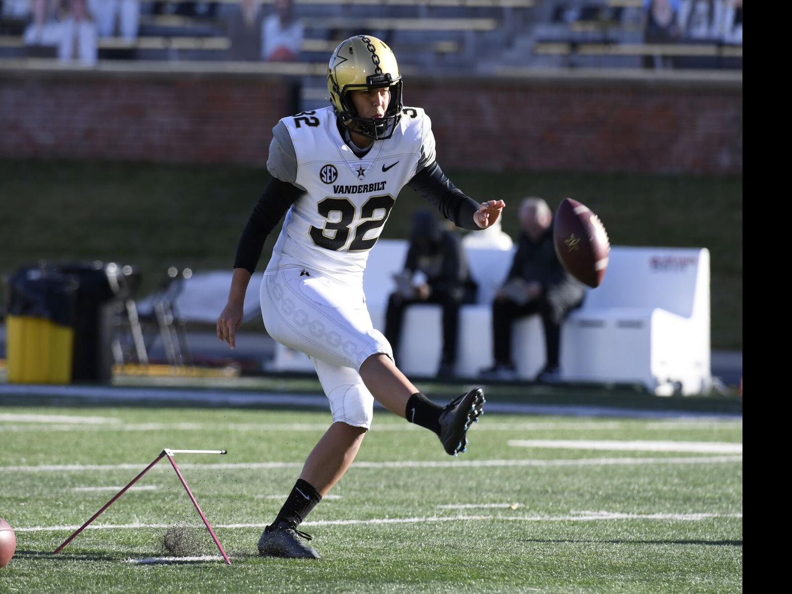 Fuller S Impact Still Felt In Columbia One Year After Making Historic Debut Tiger Kickoff Columbiamissourian Com