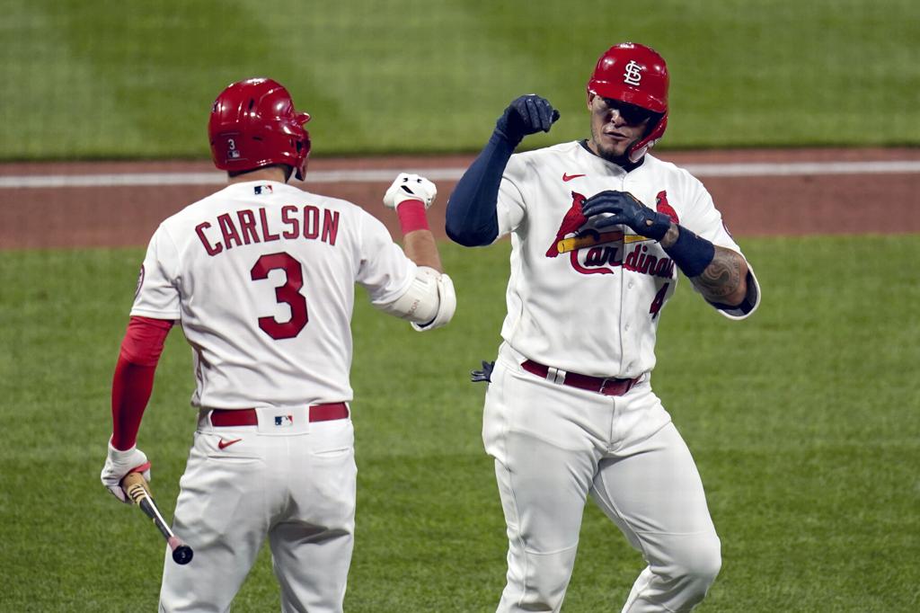 Molina home run leads Cardinals over Reds 1-0