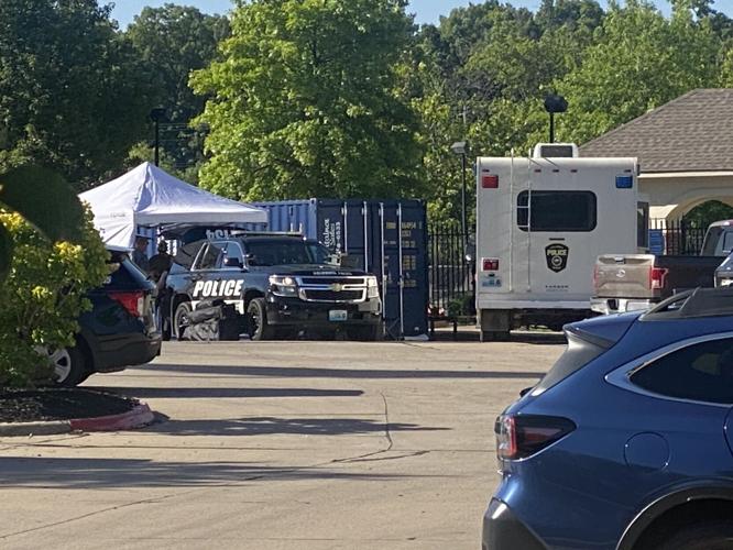 Suspect dead after hourslong standoff at Columbia apartment complex ...