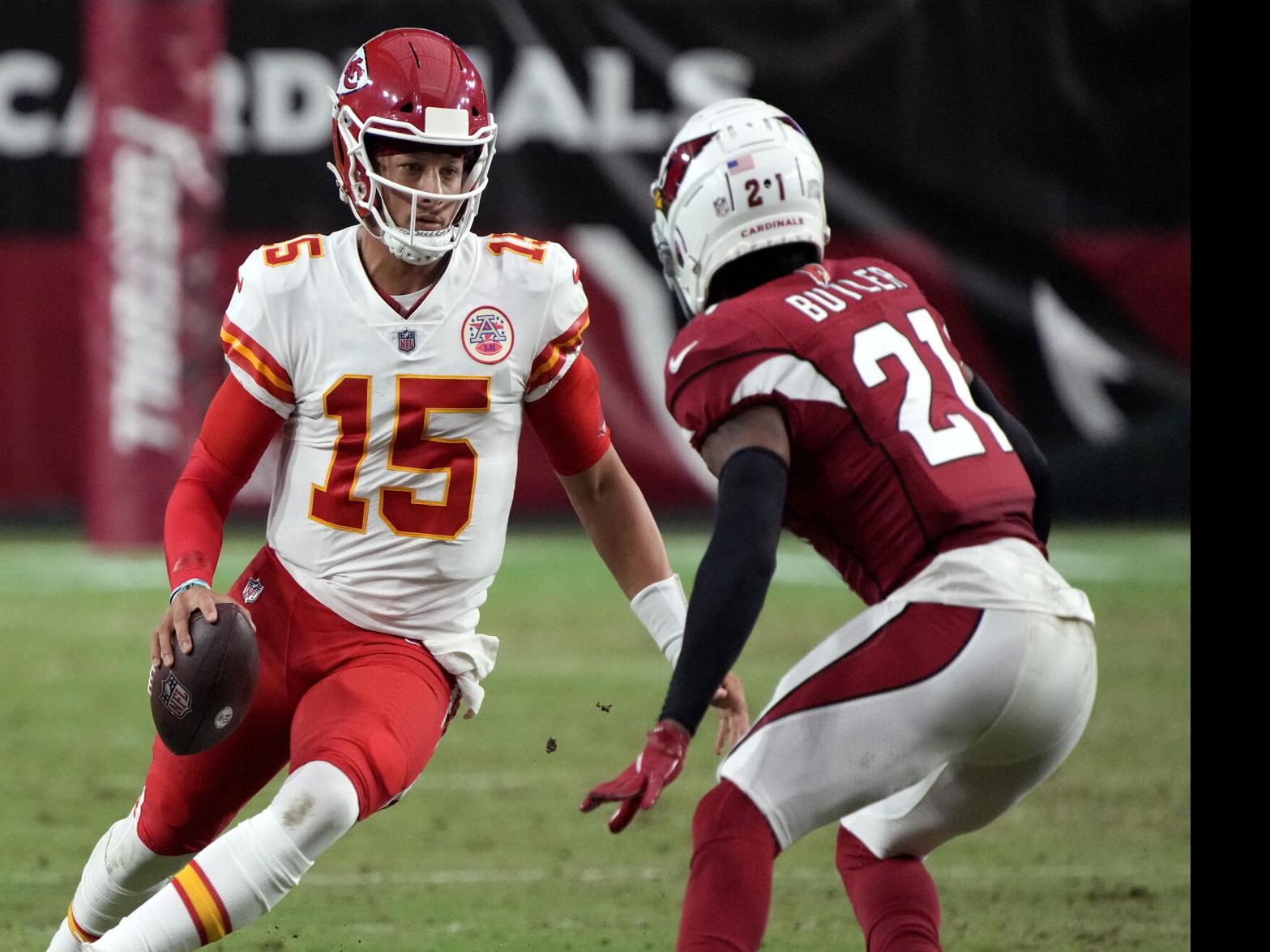 Henne, Buechele throw TD passes, Chiefs beat Cardinals 17-10, Pro Sports