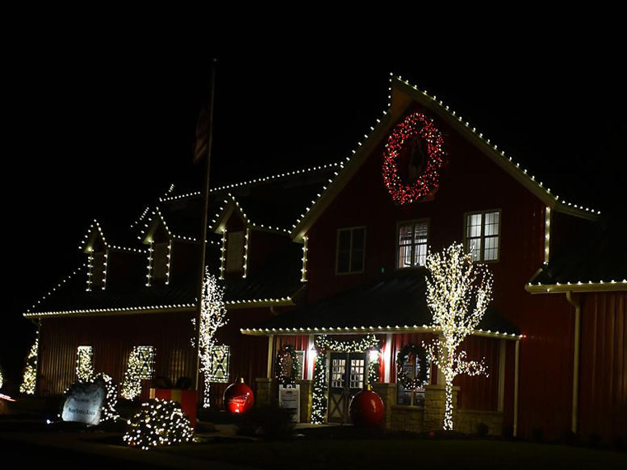Warm Springs Ranch Christmas Lights 2022 Holidays At Warm Springs Ranch Will Still Put Visitors Close To Clydesdales  | Central Missouri | Columbiamissourian.com