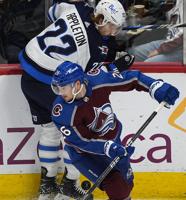Avalanche take a 3-1 series lead over Jets with dominant win