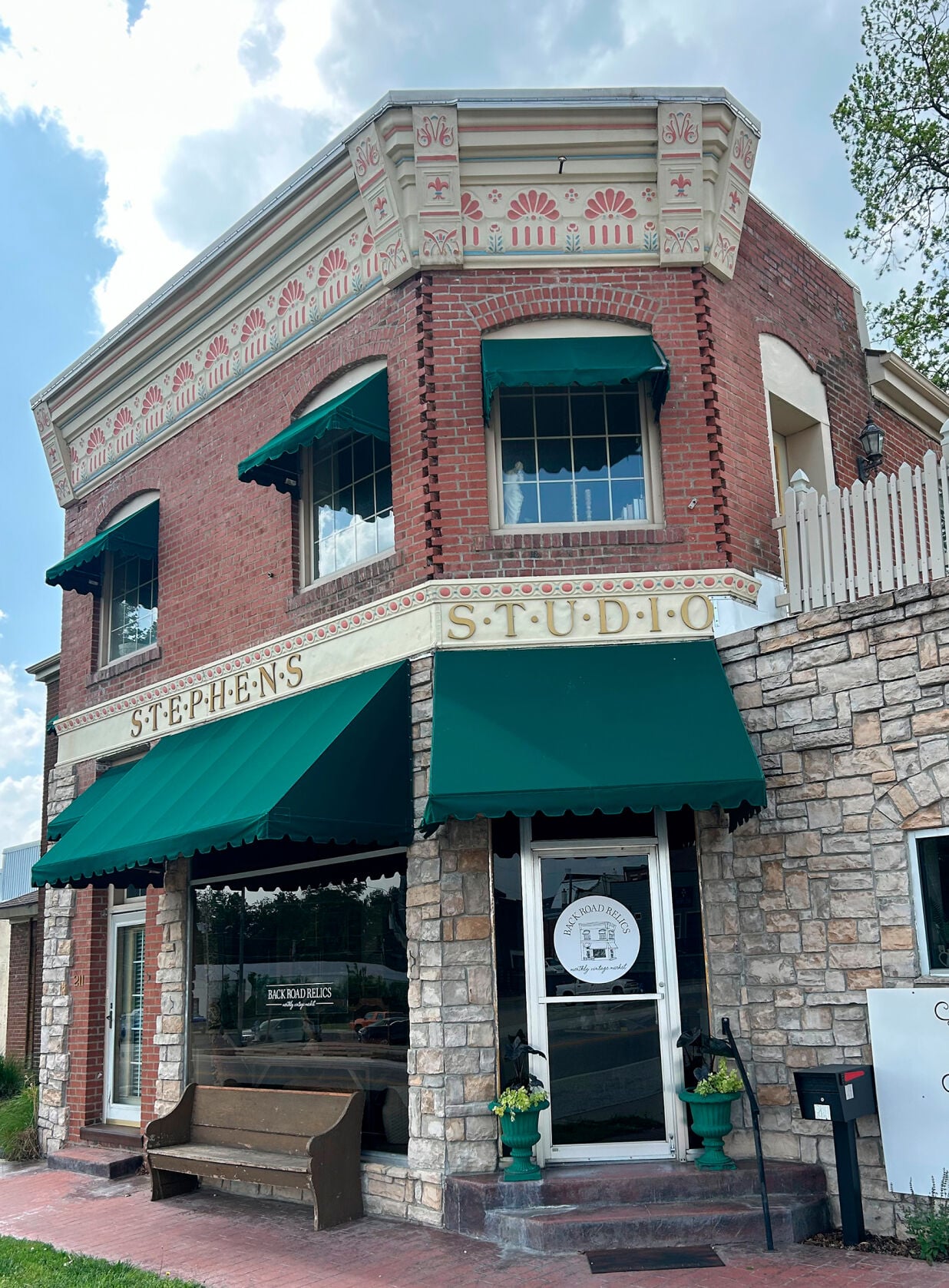 columbiamissourian.com - Cole Bailey - Back Road Relics offers a curated monthly vintage marketplace in Bolivar
