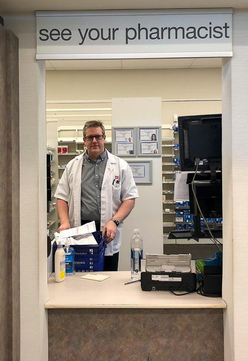 Walgreens Pharmacist Kevin Mchugh Stands In The Pharmacy Covid 19 Columbiamissourian Com
