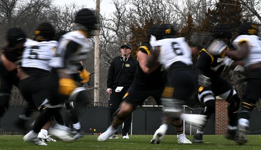 QB Horn throwing again at practice following forearm injury Mizzou