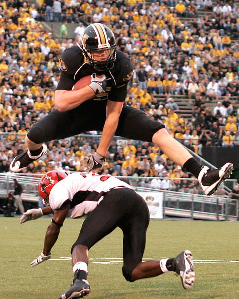 Ndamukong Suh, Vince Young, Bob Stoops lead all-time, all-Big 12 team