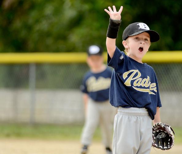 PHOTO GALLERY For Columbia Tball players, it's all in fun Local