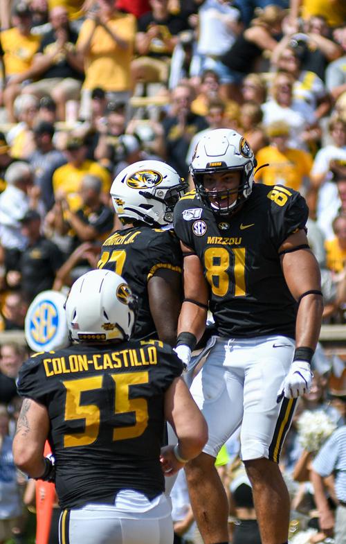TE Albert Okwuegbunam celebrates after scoring his second touchdown
