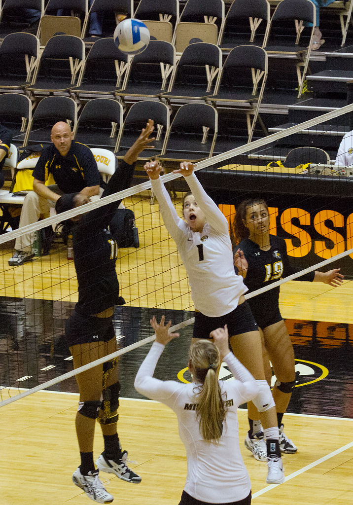 Missouri volleyball remains undefeated after first day of Mizzou