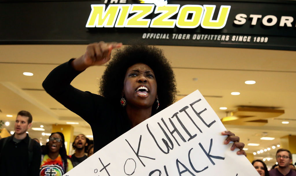 Danielle Walker leads a group of MU students