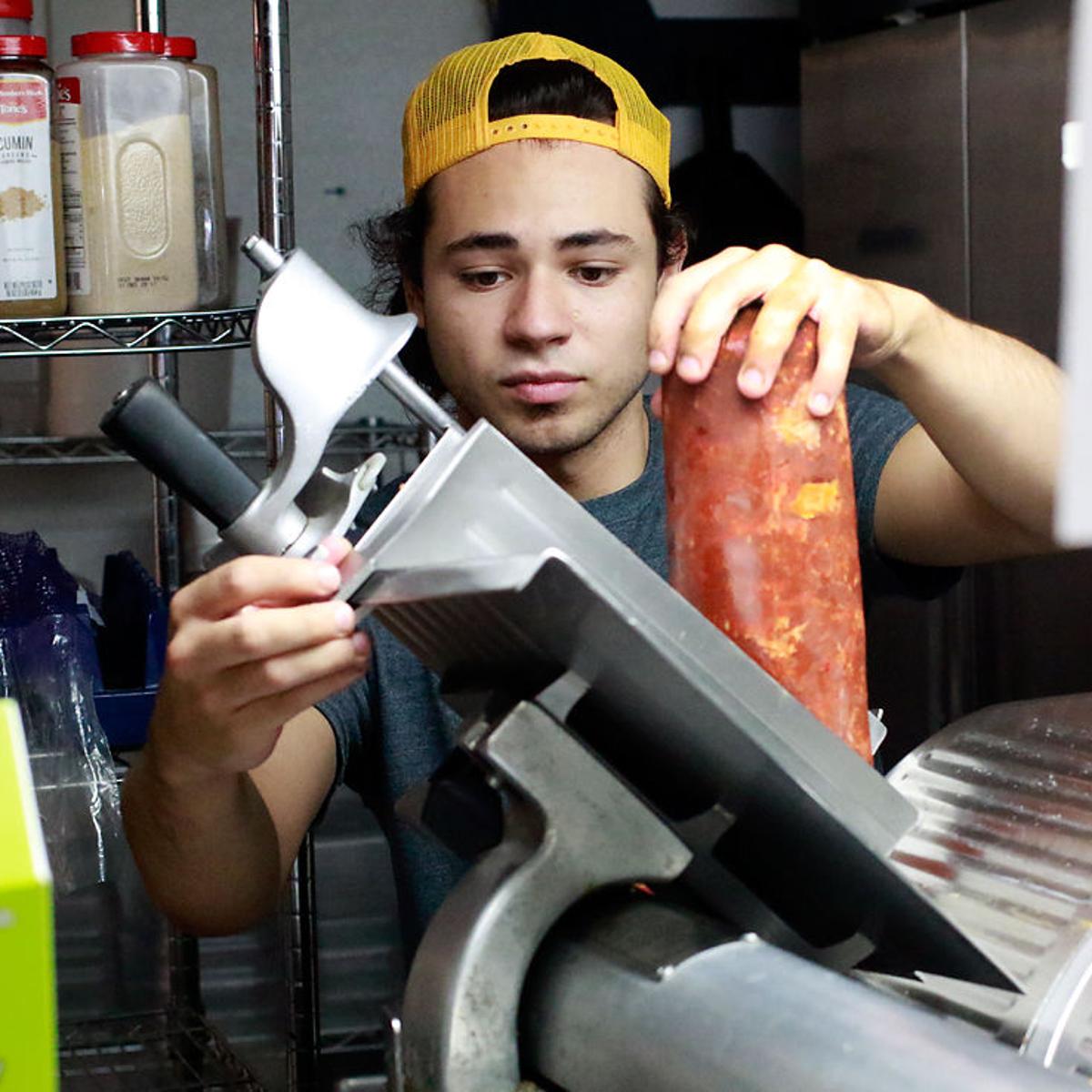 PHOTO GALLERY: Lee Street Deli prepares for lunch rush | Photos |  