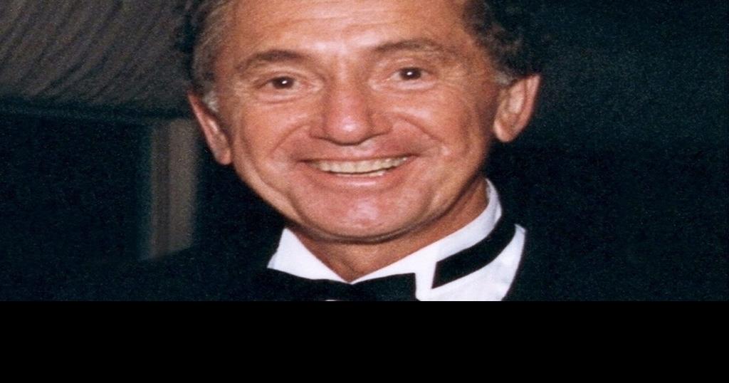 Hamilton Dental Associates to dedicate bench to founder Marvin Chamlin