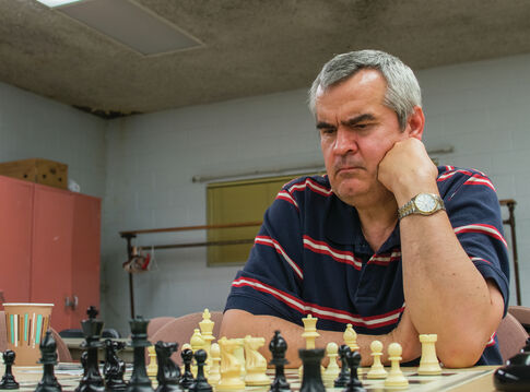 Local players battle on the chess board, Archives