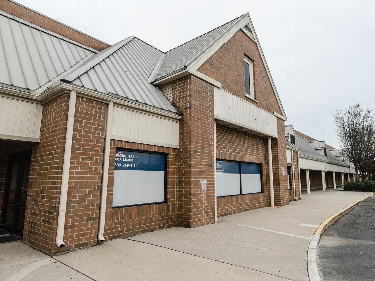 New owner for Foxmoor Shopping Center gives Robbinsville Township