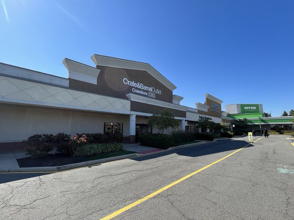 Crate Barrel Outlet Signs Lease At Mercer On One Fastlane   65c27781d135d.image 