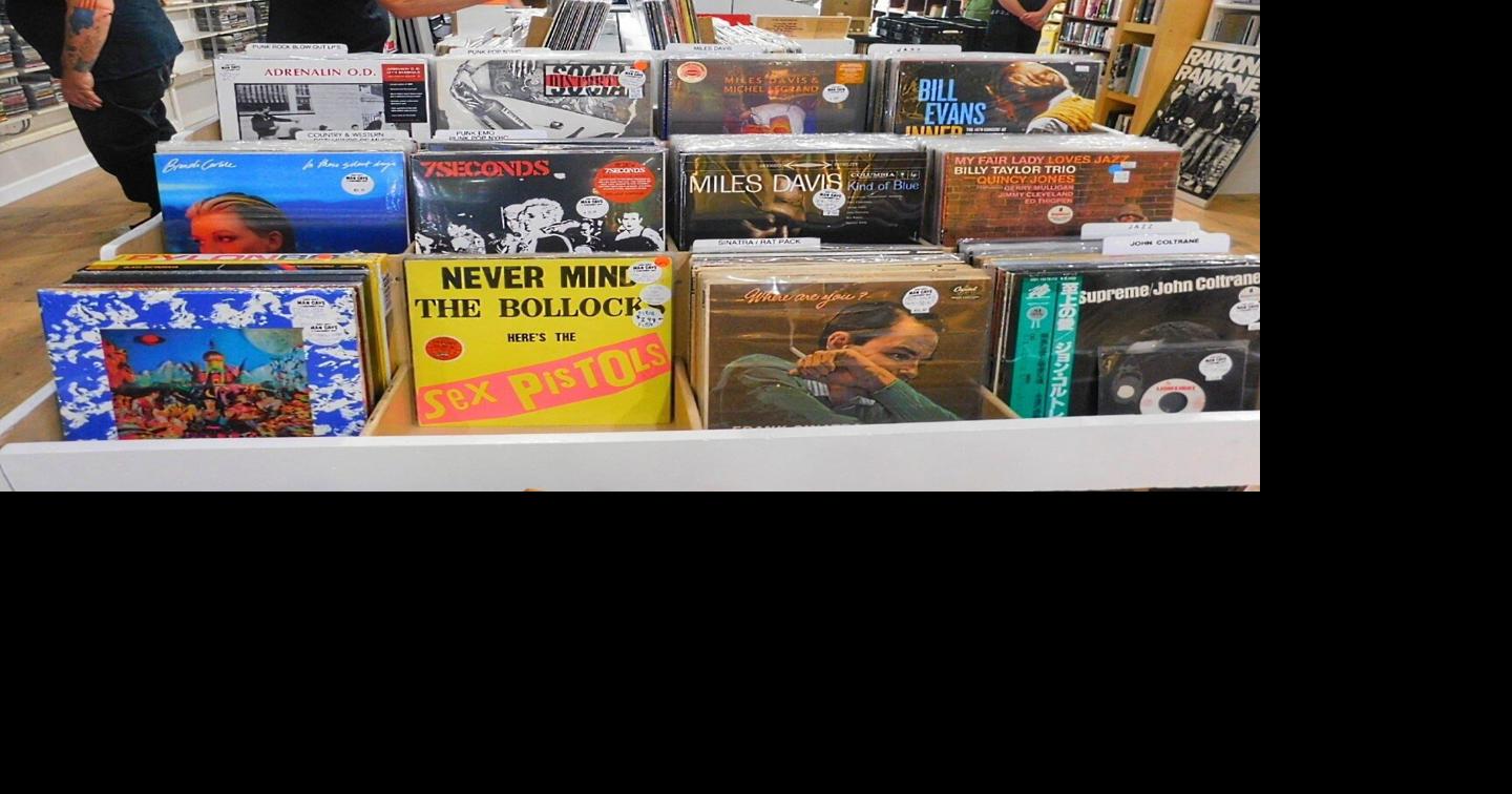 Tommy Conwell Brings Roots Rock to Intimate Venues