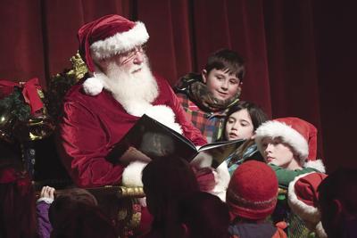 11-26-18 Santa in North Conway reading 1