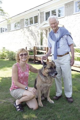 8-16-18 N CONWAY LIBRARY-Pope and Masters outside