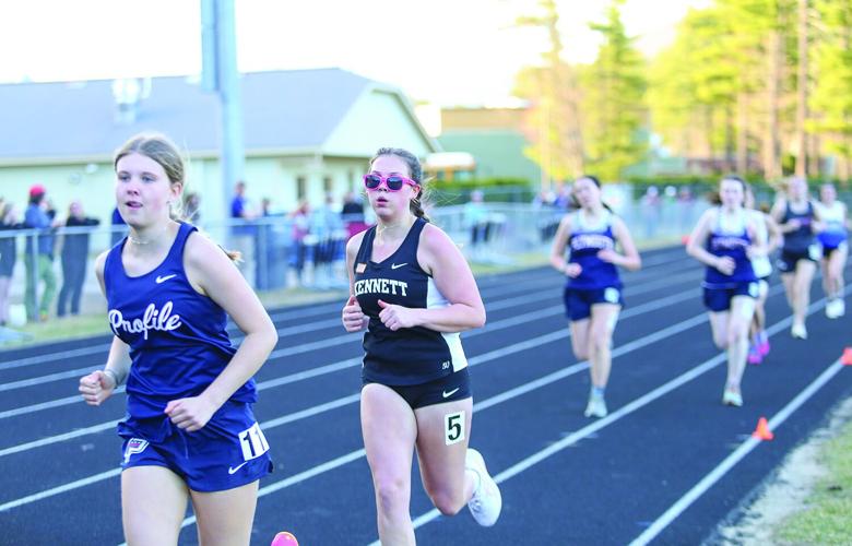 04-22-25 KHS Track 800m khs tight