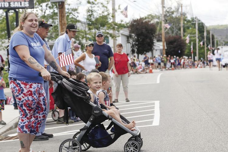 07-04-22 4th Conway Parade crowd smiles