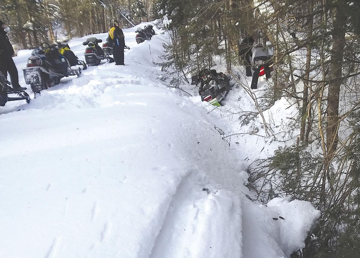 N H Officers Respond To 7 Snowmobile Crashes Local News Conwaydailysun Com