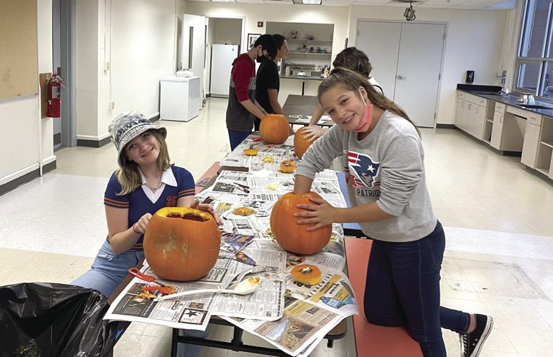 Halloween - Conway Rec's Teen Cetner pumpkin carvers 1