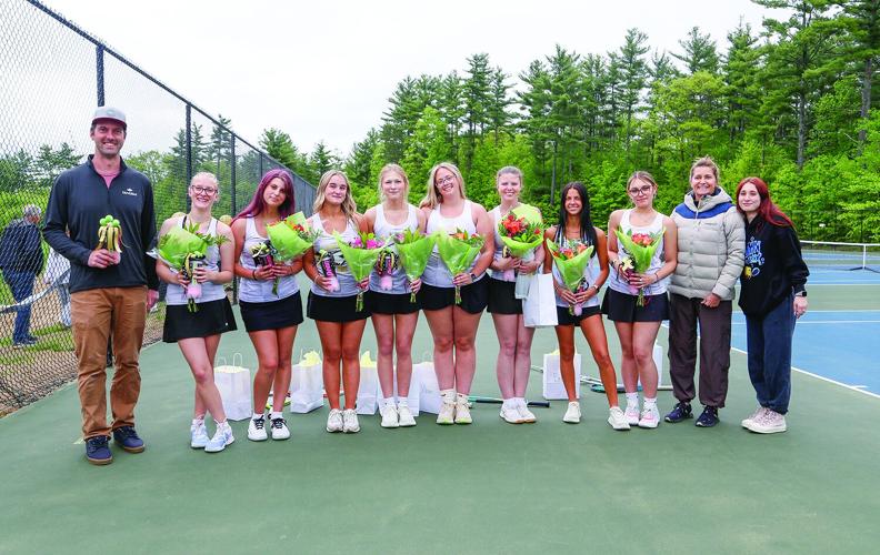 05-20-25 KHS Gtennis seniors group with coaches