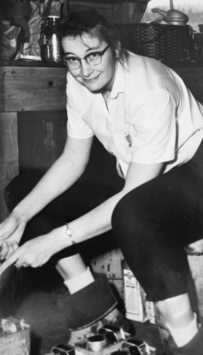 Marion Elizabeth (Walter) Nason