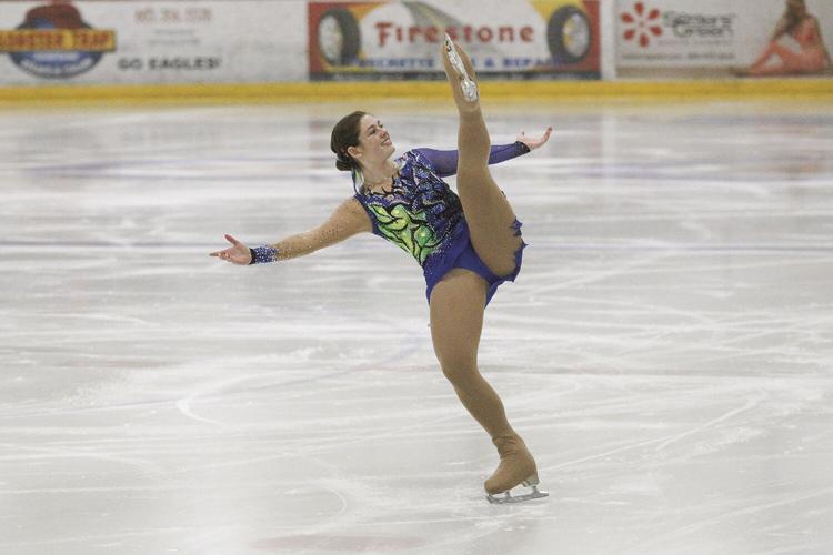 12-03-22 MWV Skating Club leg up front