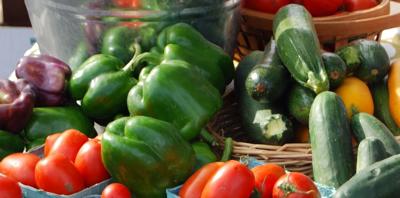 Study finds restaurants want to buy local from farmers, especially if community benefits