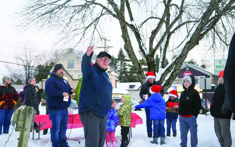 12-06-25 Conway Christmas Parade wiggin talking