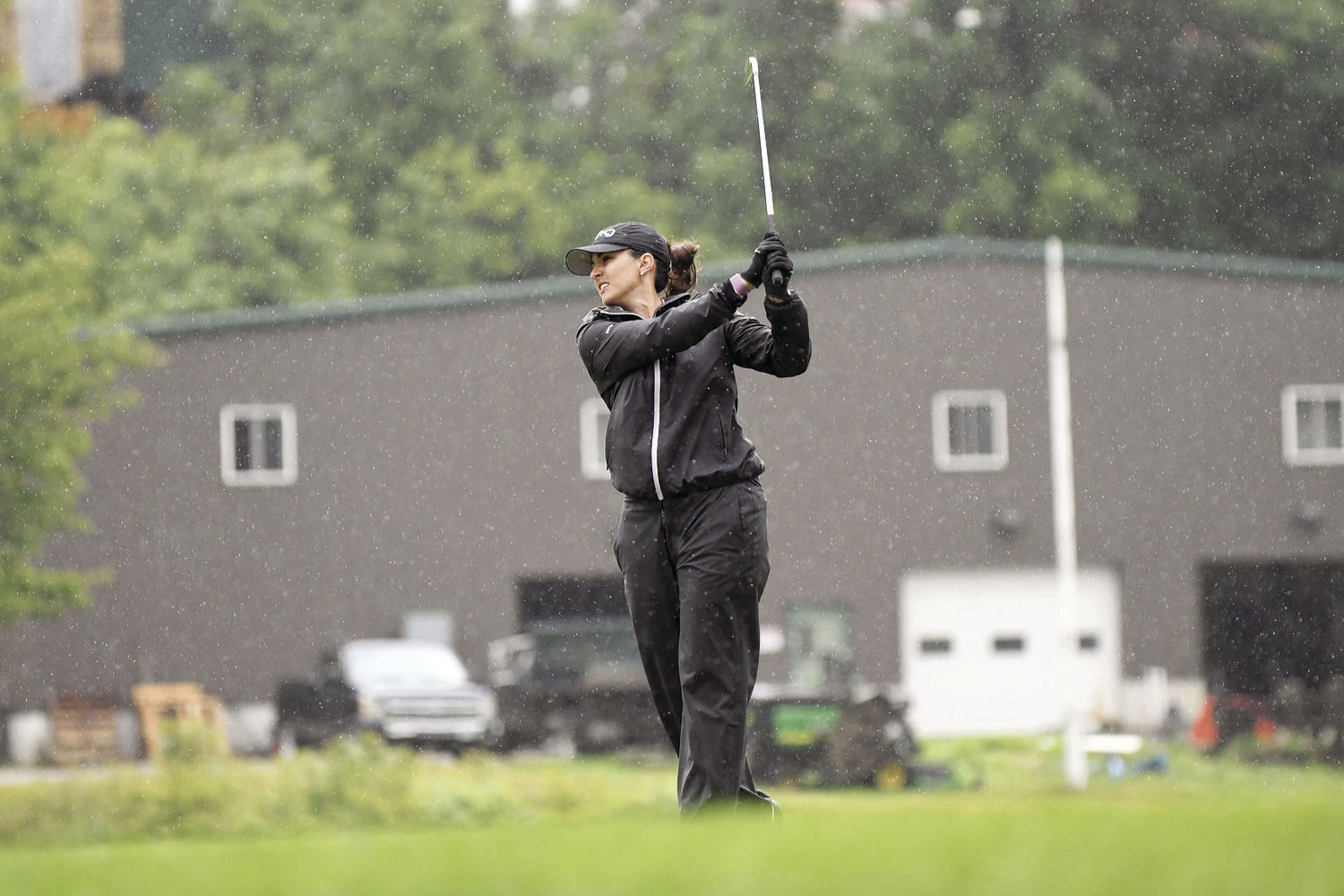 Defending champ leads in rainy Amateur at NCCC Local News conwaydailysun