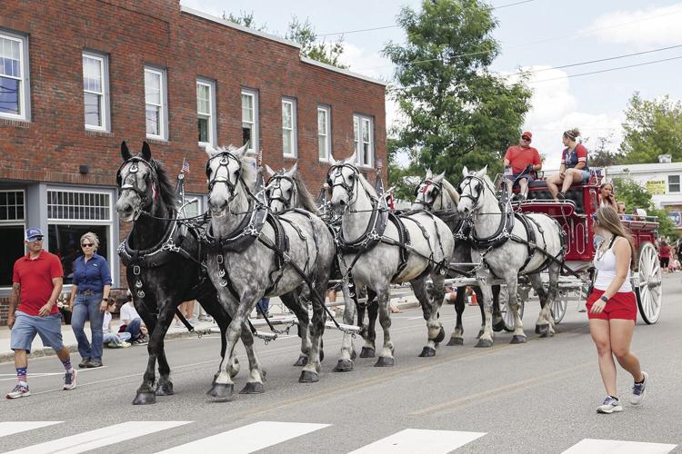 07-04-22 4th Conway Parade horses and wagon