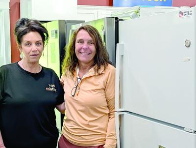CL w24 rotary donates refrigerator to Recovery Center.tif