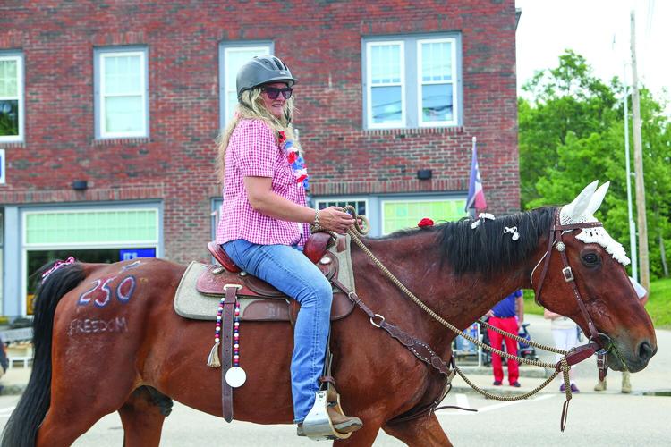 07-04-26 Fourth Parade Conway horse side